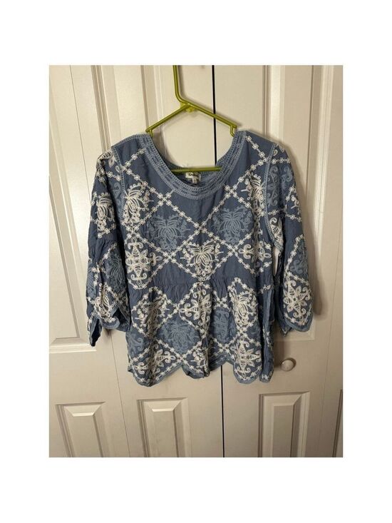 Kindred Tops - Kindred Blue White Embroidered Blouse Size M